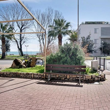 Fronte Mare - Marina Di Andora Leilighet Eksteriør bilde